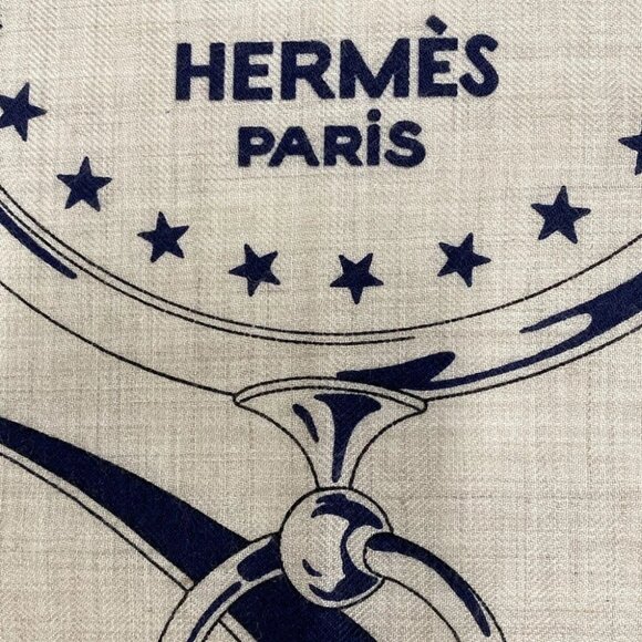 Auth HERMES Carrejean/Shawl Carre 140 - Beige Navy Cashmere Silk Scarf - Picture 6 of 7